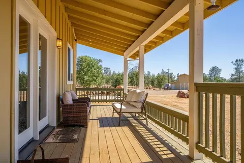 Exterior - 25150 Dersch Rd, Anderson, CA 96007 photo 18 of 23