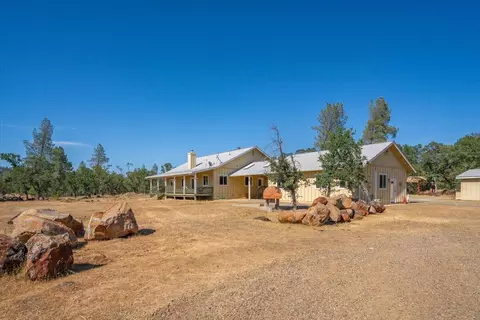Exterior - 25150 Dersch Rd, Anderson, CA 96007 photo 20 of 23