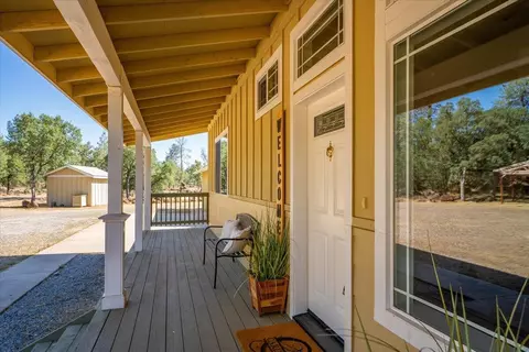Exterior - 25150 Dersch Rd, Anderson, CA 96007 photo 2 of 23