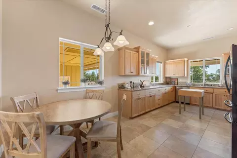 Kitchen - 25150 Dersch Rd, Anderson, CA 96007 photo 5 of 5