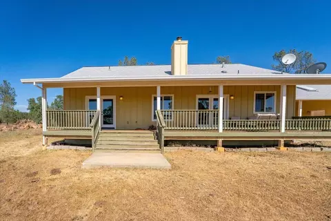 Exterior - 25150 Dersch Rd, Anderson, CA 96007 photo 16 of 23
