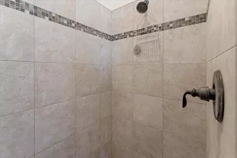 Bath - 25150 Dersch Rd, Anderson, CA 96007 photo 3 of 6