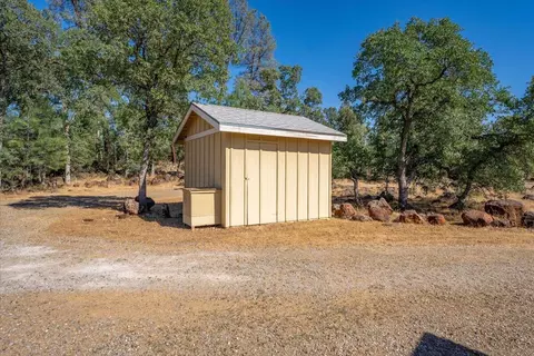 Exterior - 25150 Dersch Rd, Anderson, CA 96007 photo 21 of 23