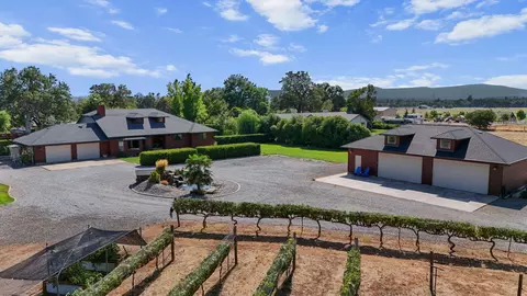 18757 Gas Point Rd, Cottonwood, CA 96022
