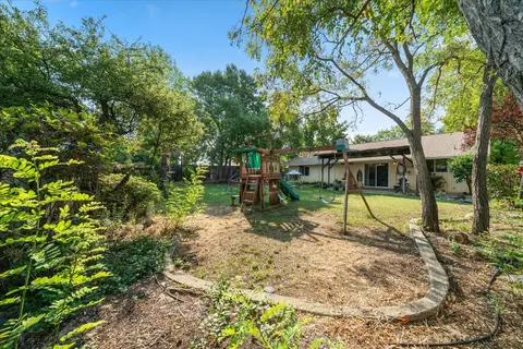 Exterior - 2870 Antigua Dr, Redding, CA 96003 photo 5 of 10