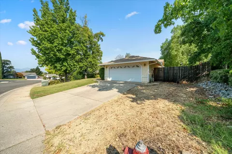 Exterior - 2870 Antigua Dr, Redding, CA 96003 photo 10 of 10