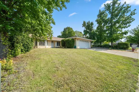 Exterior - 2870 Antigua Dr, Redding, CA 96003 photo 9 of 10
