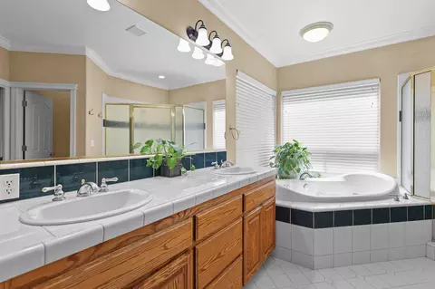 Bath - 4295 Brittany Dr, Redding, CA 96002 photo 1 of 4