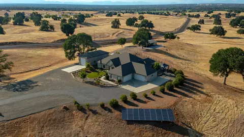 19090 Del Mar Dr, Cottonwood, CA 96022