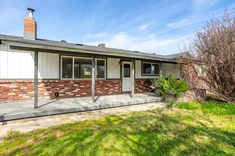 18962 Gas Point Rd, Cottonwood, CA 96022