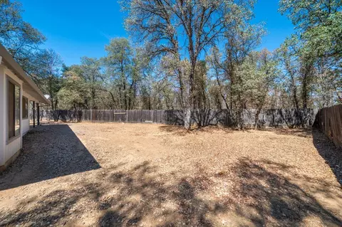 Exterior - 5852 Avery Way, Redding, CA 96003 photo 10 of 12