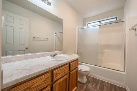 Bath - 5852 Avery Way, Redding, CA 96003 photo 3 of 3