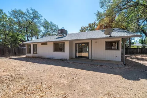 Exterior - 5852 Avery Way, Redding, CA 96003 photo 3 of 12