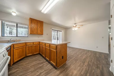 Kitchen - 5852 Avery Way, Redding, CA 96003 photo 4 of 4