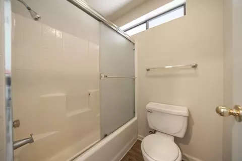 Bath - 5852 Avery Way, Redding, CA 96003 photo 2 of 3