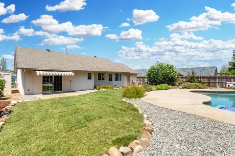 Exterior - 2773 Crystal Tree Dr, Redding, CA 96001 photo 7 of 10