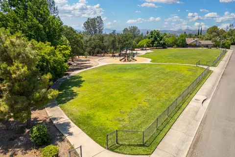 View/Area - 2773 Crystal Tree Dr, Redding, CA 96001 photo 5 of 6