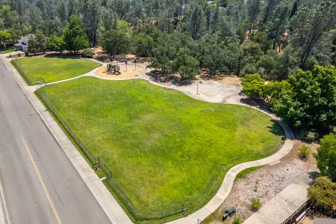 View/Area - 2773 Crystal Tree Dr, Redding, CA 96001 photo 6 of 6