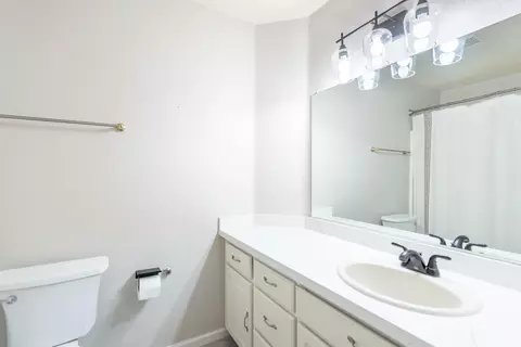 Bath - 2773 Crystal Tree Dr, Redding, CA 96001 photo 2 of 2
