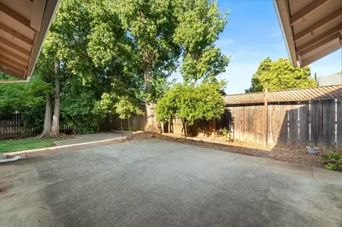 Exterior - 1866 Silverfield Loop, Redding, CA 96002 photo 12 of 13