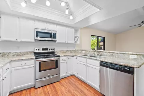 Kitchen - 1866 Silverfield Loop, Redding, CA 96002 photo 3 of 3