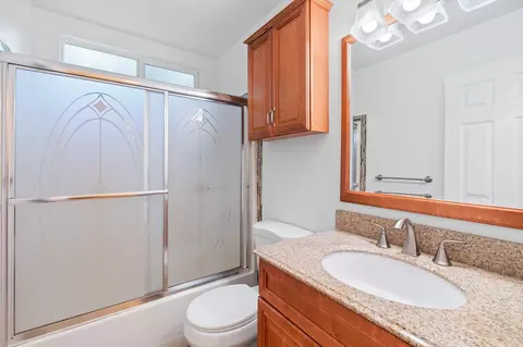 Bath - 1866 Silverfield Loop, Redding, CA 96002 photo 3 of 3