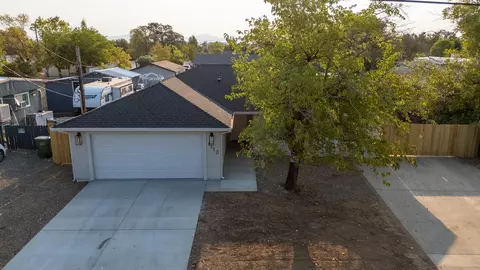 1113 Ona Ln, Redding, CA 96003