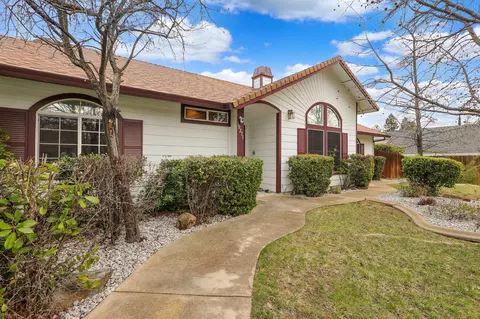 19271 Lexington Ln, Redding, CA 96003 photo 2