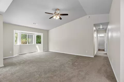 2985 Seminole Dr, Redding, CA 96001 photo 4