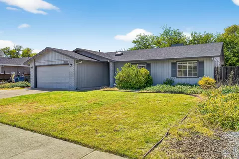2985 Seminole Dr, Redding, CA 96001 photo 3