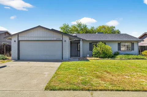2985 Seminole Dr, Redding, CA 96001