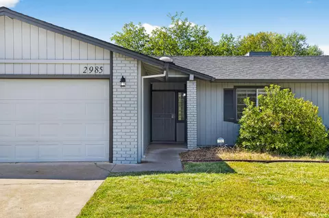 2985 Seminole Dr, Redding, CA 96001 photo 2