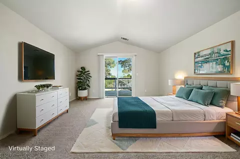 Bedroom - 843 Montcrest Dr, Redding, CA 96003 photo 4 of 9
