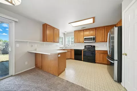Kitchen - 843 Montcrest Dr, Redding, CA 96003 photo 1 of 5