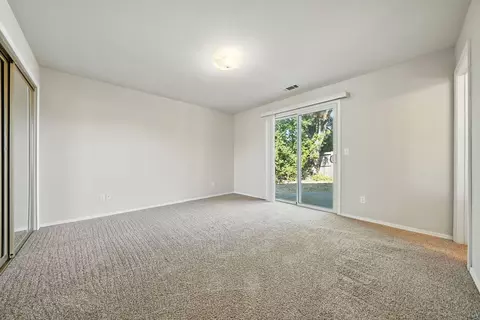 Bedroom - 843 Montcrest Dr, Redding, CA 96003 photo 1 of 9