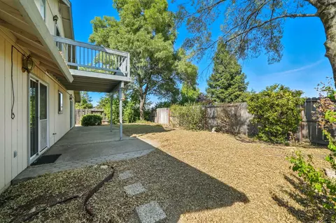 Exterior - 843 Montcrest Dr, Redding, CA 96003 photo 6 of 8