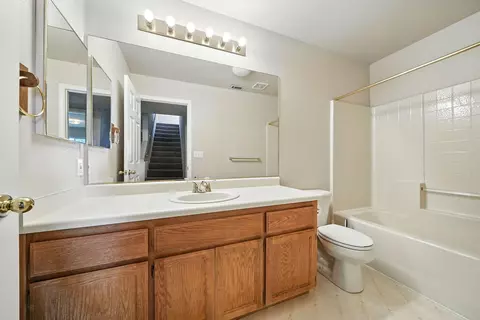 Bath - 843 Montcrest Dr, Redding, CA 96003 photo 4 of 4