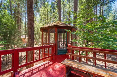Exterior - 30925 Thumper Dr, Shingletown, CA 96088 photo 7 of 17