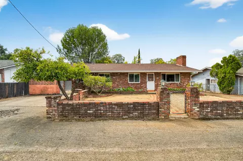 1703 Cascade Ln, Redding, CA 96002