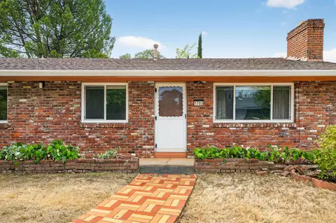 1703 Cascade Ln, Redding, CA 96002 photo 2
