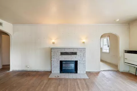 Living - 1700 Dana Dr, Redding, CA 96003 photo 2 of 5