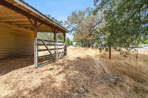 Exterior - 1700 Dana Dr, Redding, CA 96003 photo 10 of 10