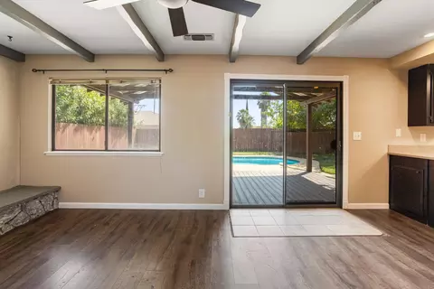 Living - 3645 Seneca Ct, Redding, CA 96001 photo 3 of 5