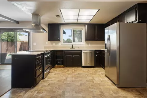 Kitchen - 3645 Seneca Ct, Redding, CA 96001 photo 2 of 2