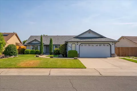 2824 Blue Bell Dr, Redding, CA 96001