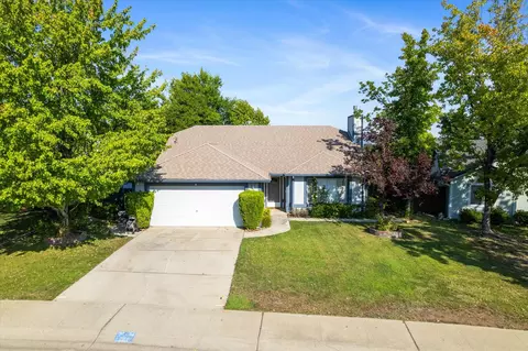 781 Springer Dr, Redding, CA 96003
