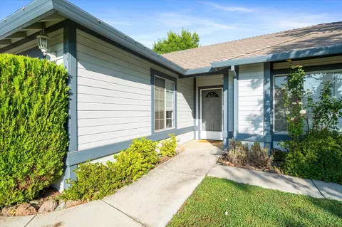 781 Springer Dr, Redding, CA 96003 photo 3