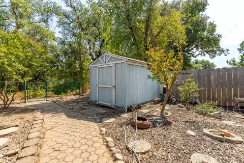 6707 Hemlock St, Redding, CA 96001 photo 32