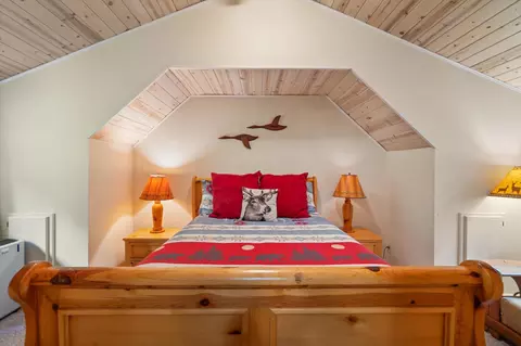 Bedroom - 35486 Wild Turkey Ln, Shingletown, CA 96088 photo 3 of 8
