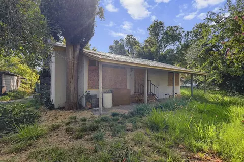 5211 E Bonnyview Rd, Redding, CA 96001